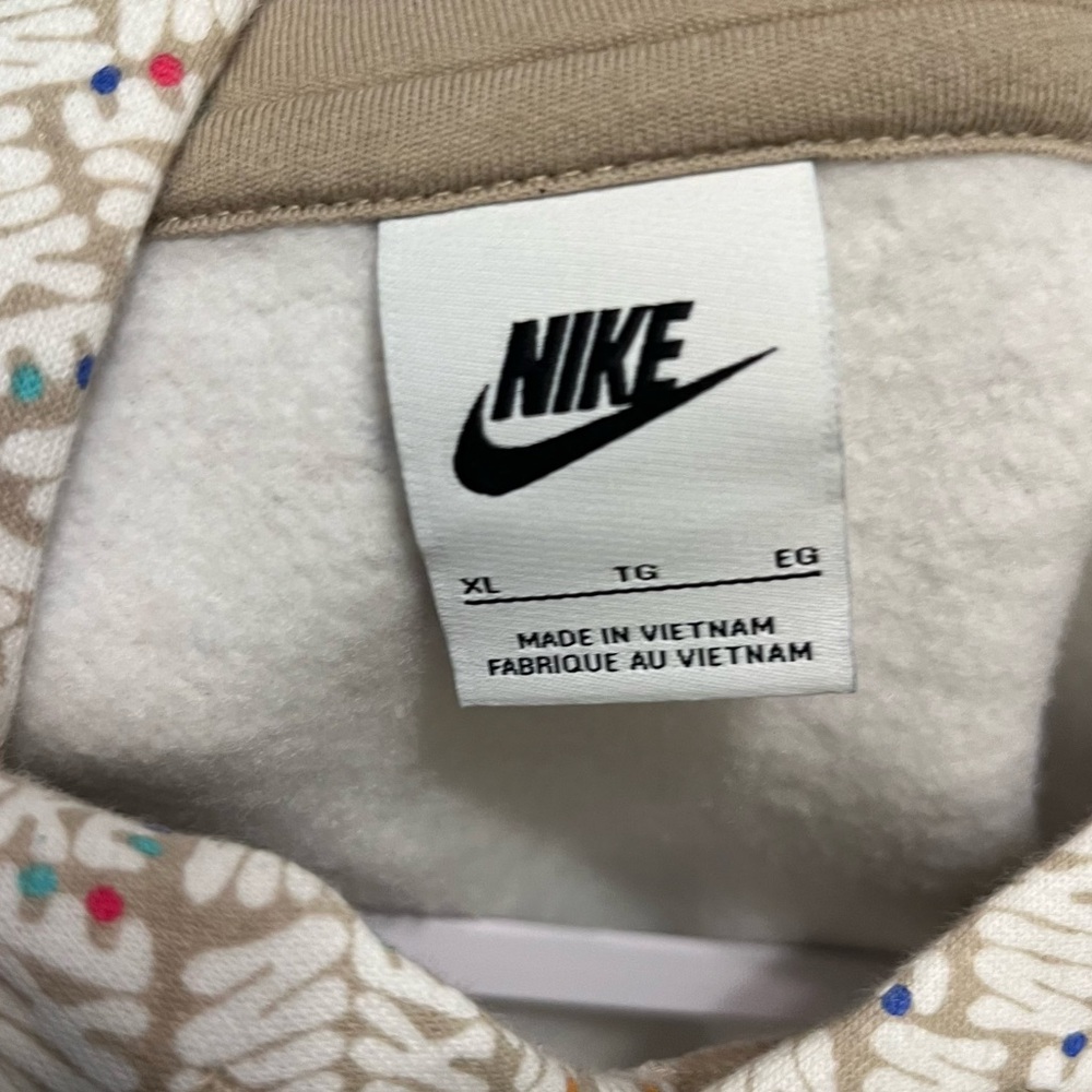 Nike pullover hoodie - Picture 4 of 4